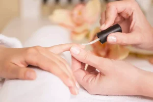 Quand faut il mettre du primer sur les ongles 1