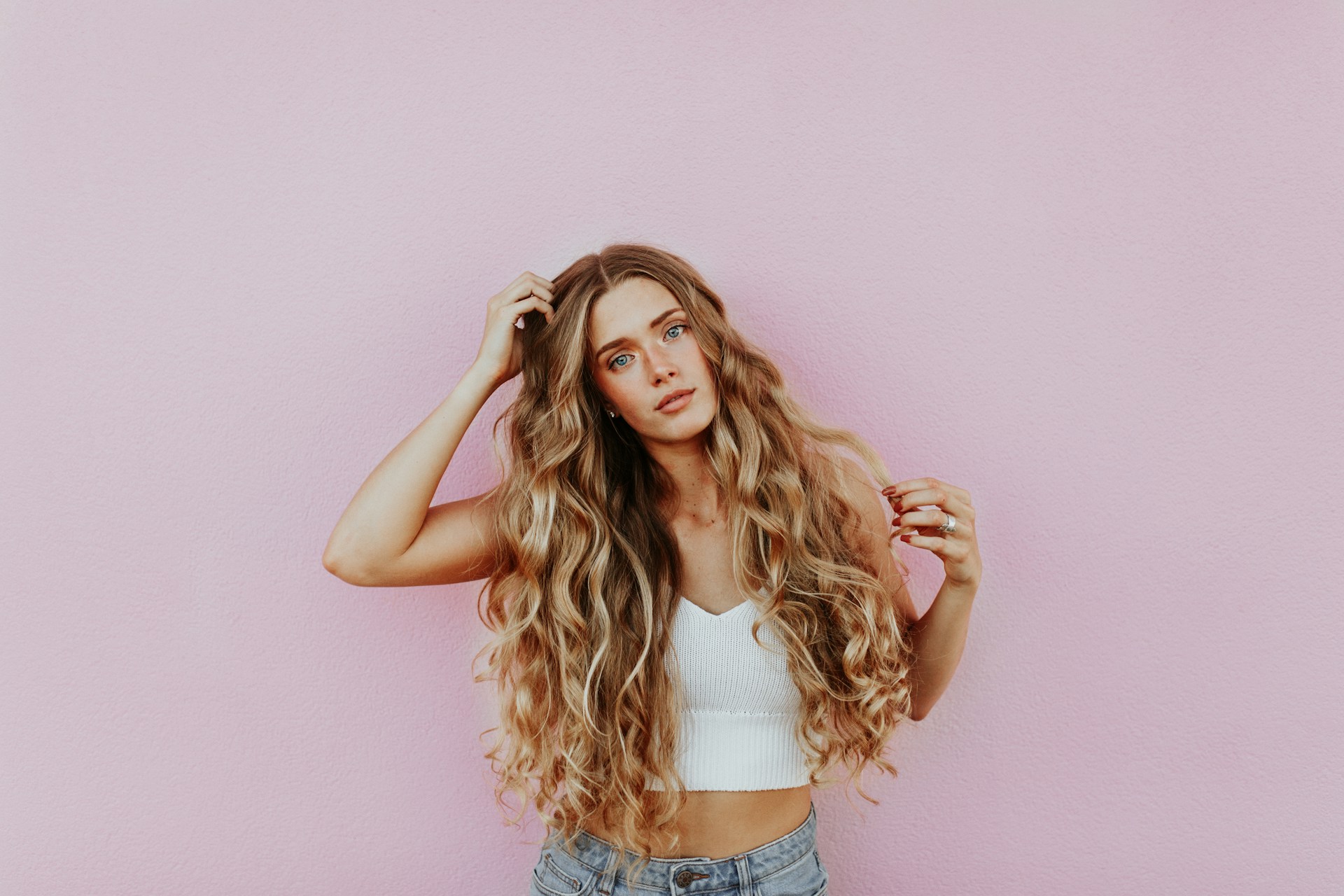 Quels soins adopter selon son type de cheveux ? Conseils personnalisés pour une routine capillaire réussie